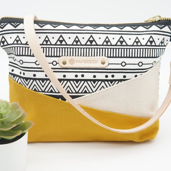 Alicia (medium) Sling Purse - Picture 10 of 11